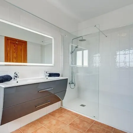 Optimist Rubicon Piscina Climatizable, Frente Al Mar * 普拉亚布兰卡