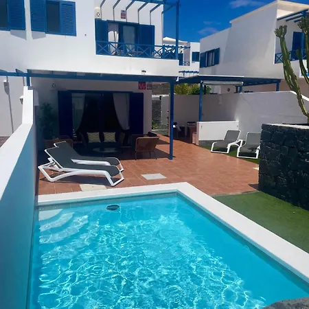 Optimist Rubicon Piscina Climatizable, Frente Al Mar 普拉亚布兰卡